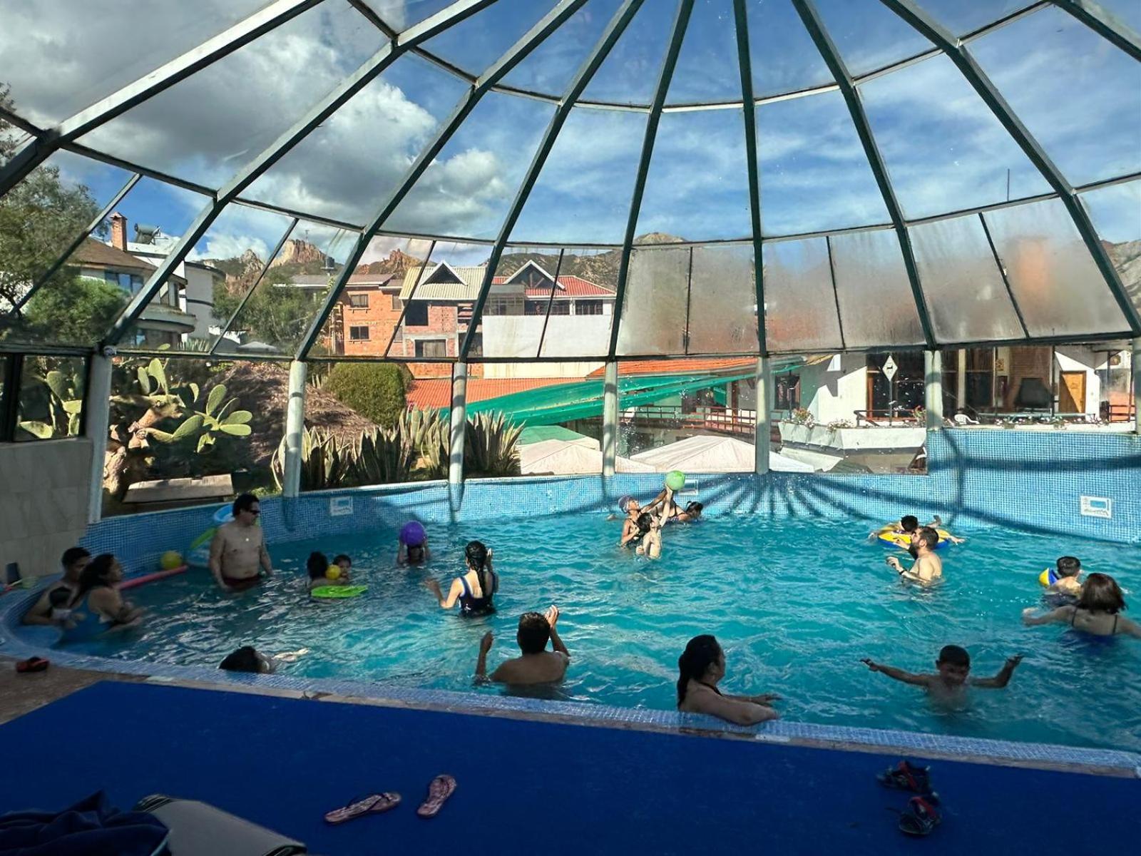 Hotel Oberland Mallasa エクステリア 写真